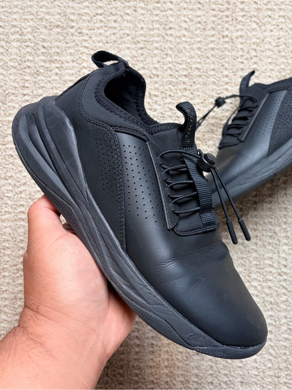 Clove All Black Nursing Sneakers W9 / M7.5